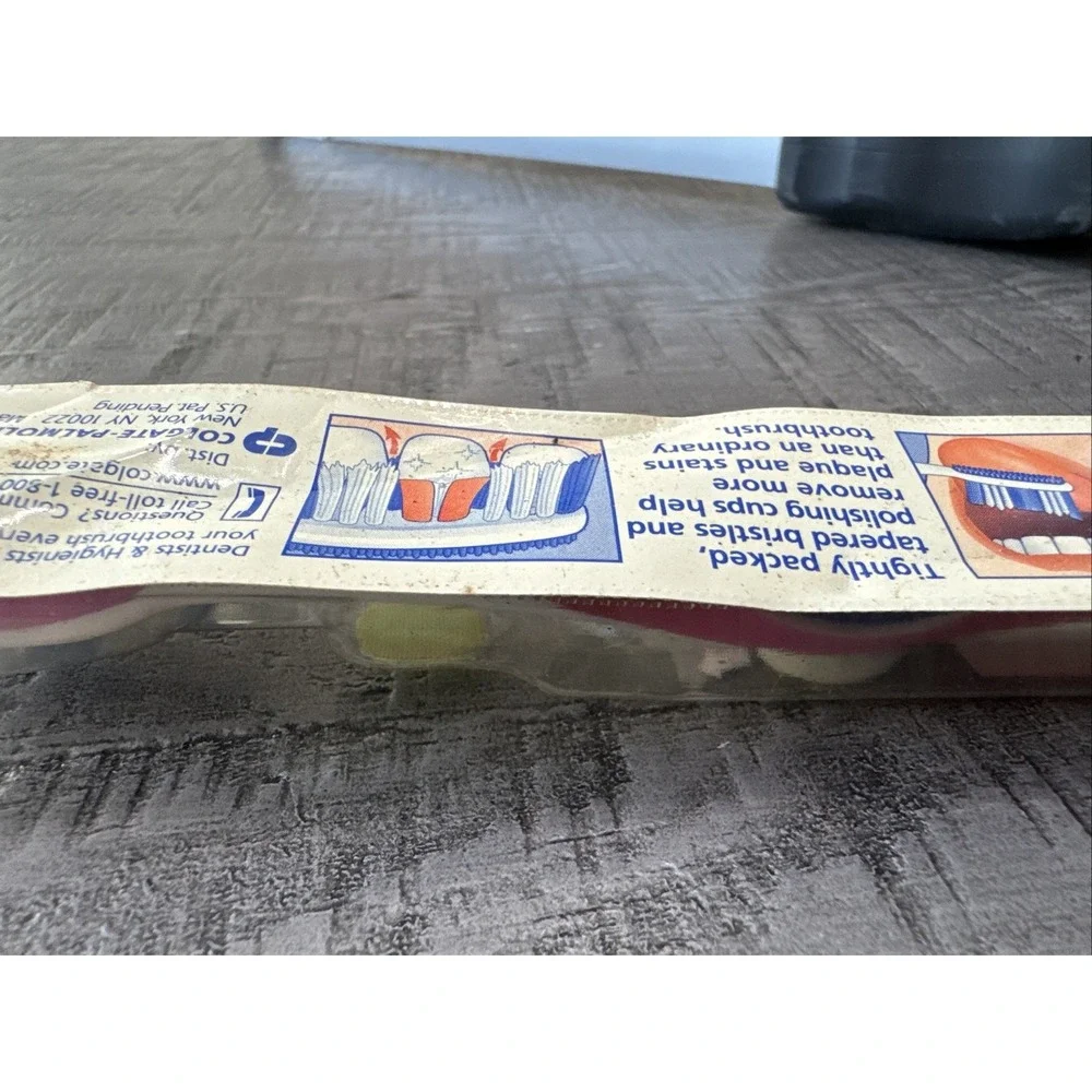 Colgate Toothbrush Lot Vintage‎ & Promo 360 Soft Travel Wisp Whitening Sealed